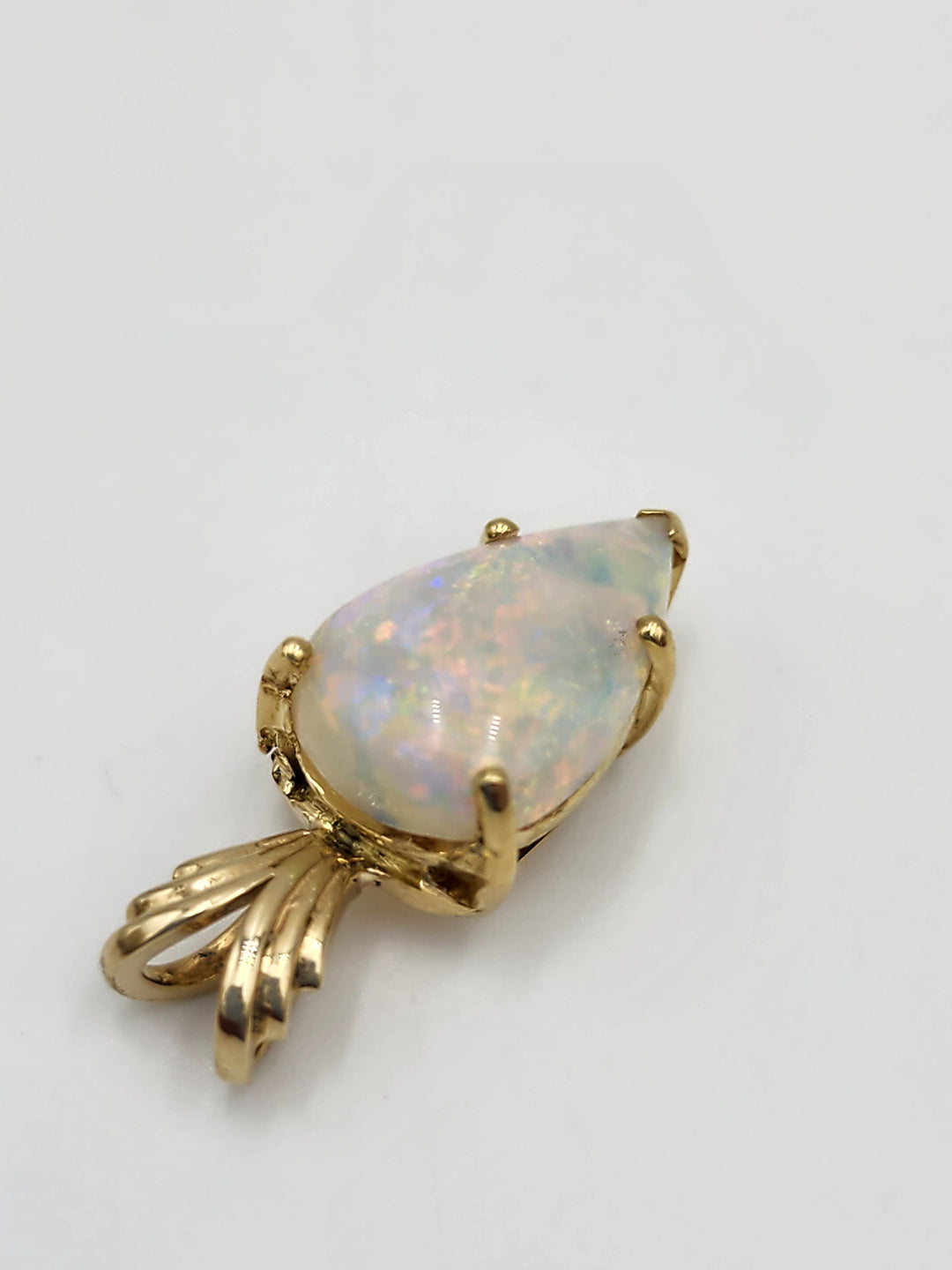 m705 Ladies Gorgeous 14kt Yellow Gold Pear Shaped Opal Pendant