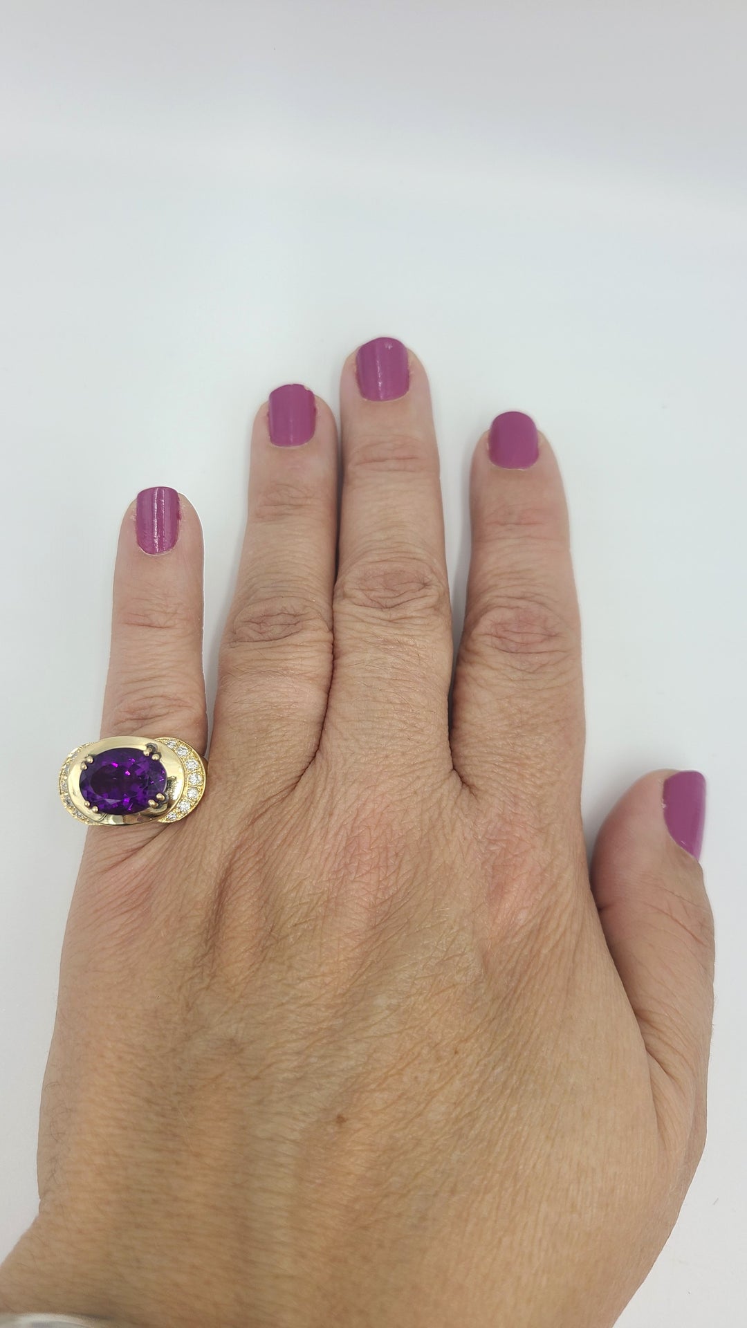 k966 Lovely Ladies 14kt Yellow Gold Amethyst and Diamond Ring