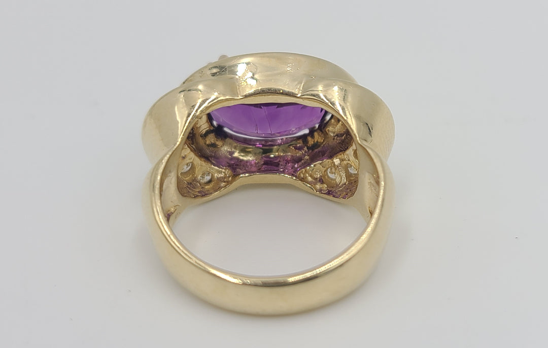 k966 Lovely Ladies 14kt Yellow Gold Amethyst and Diamond Ring