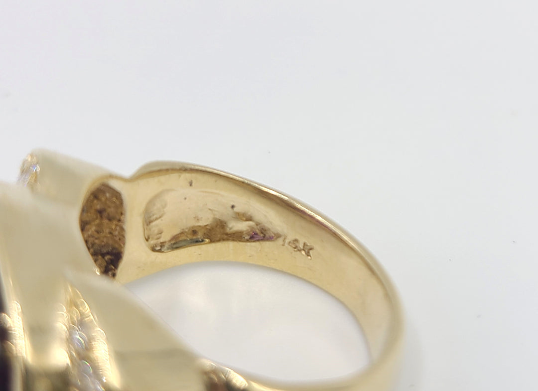 k966 Lovely Ladies 14kt Yellow Gold Amethyst and Diamond Ring