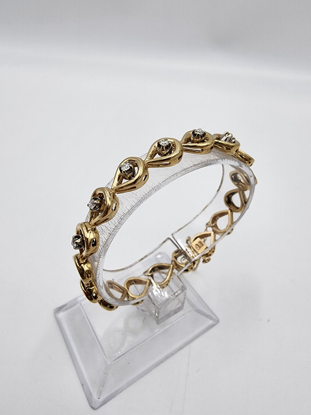 e670 Gorgeous 14kt Yellow Gold Teardrop Link .36cts Diamond Bracelet