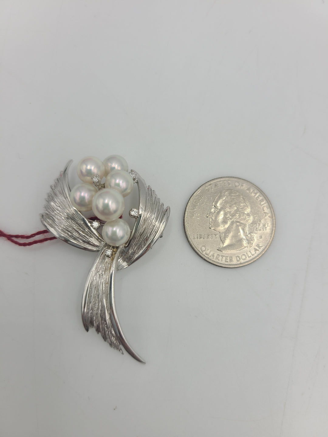 k820 Stunning Ladies Vintage 18kt White Gold Freshwater Pearl and Diamond Pendant