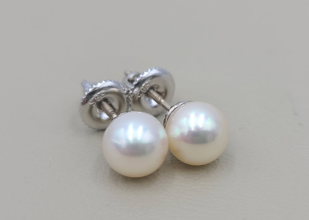 m685 Lovely 14kt White Gold Screwback Pearl Earrings