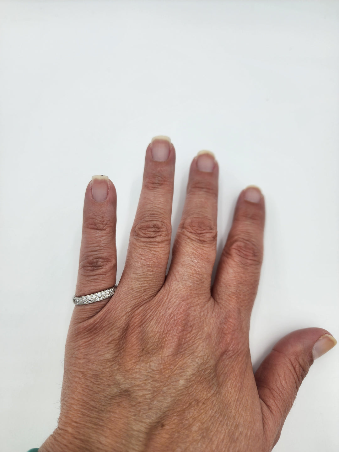 u976 Lovely Ladies Platinum Diamond Wedding Band Size 6.5