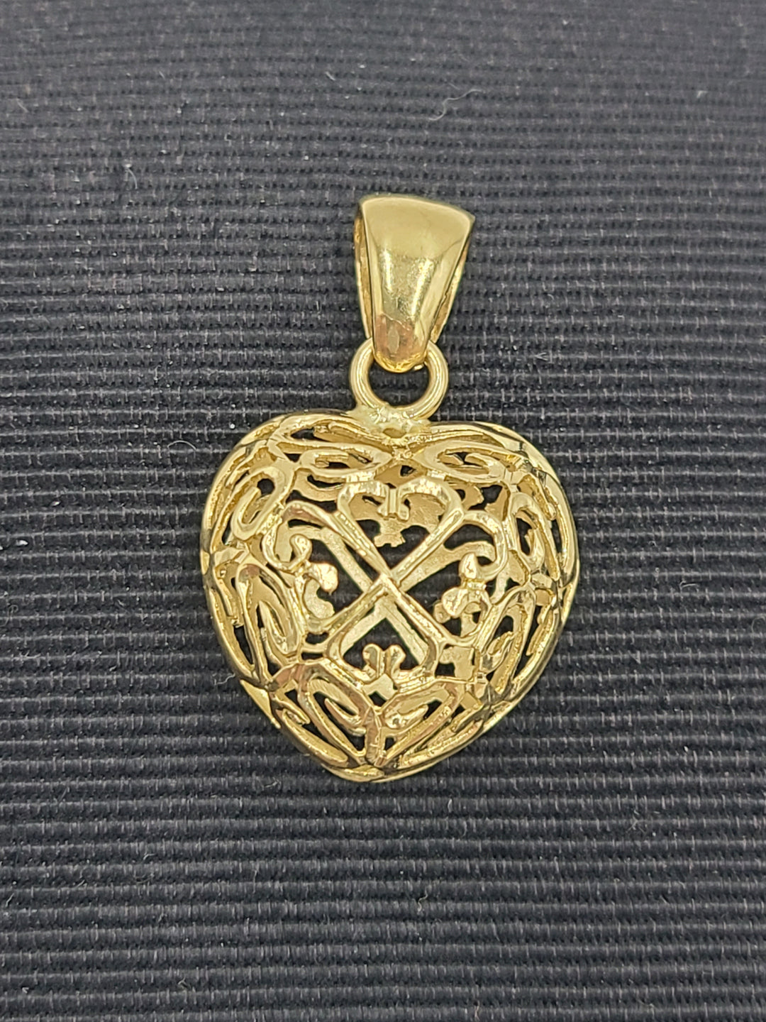 k794 Lovely Ladies 14kt Yellow Gold Puffy Skeletal Heart Pendant