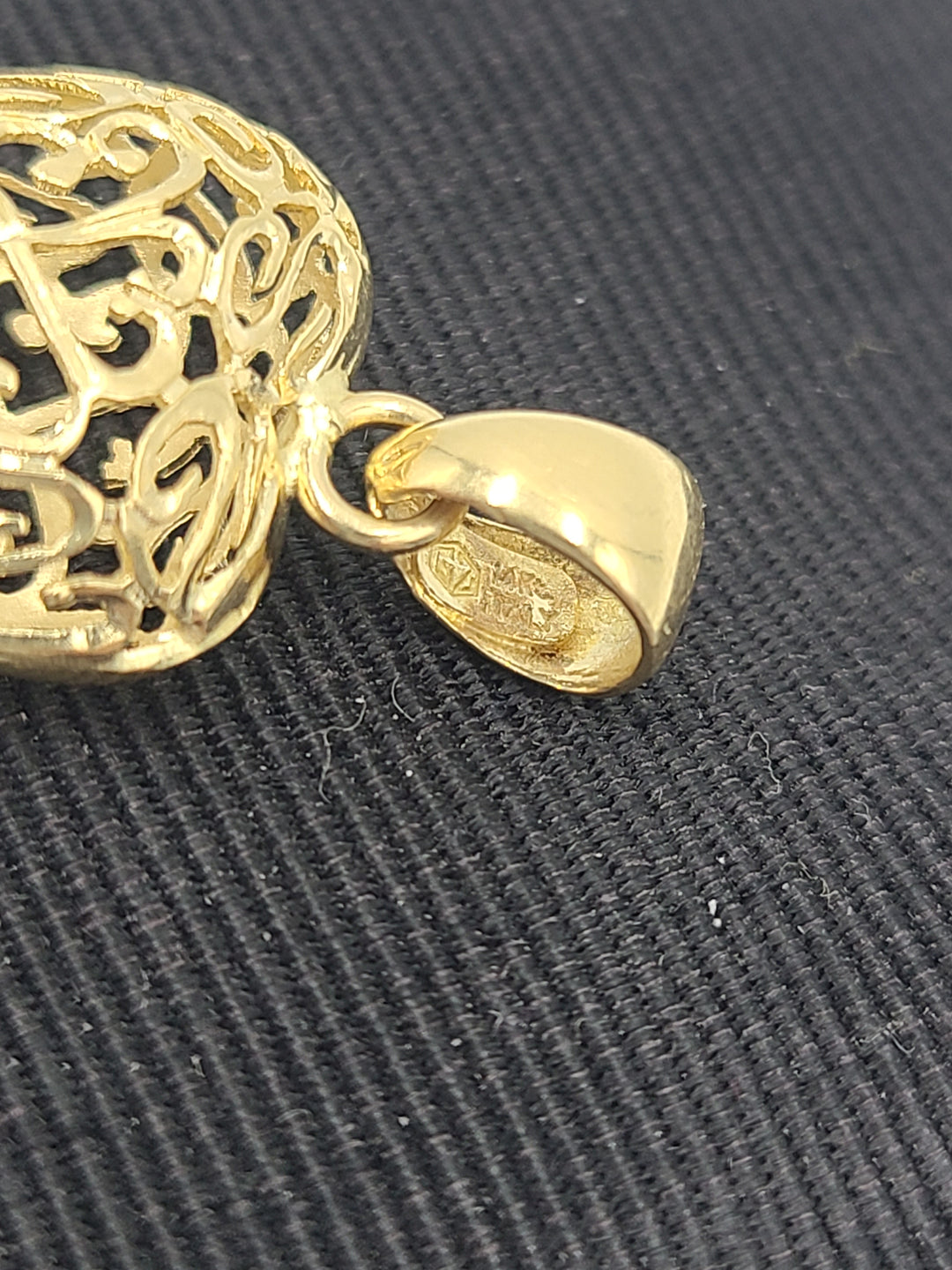 k794 Lovely Ladies 14kt Yellow Gold Puffy Skeletal Heart Pendant