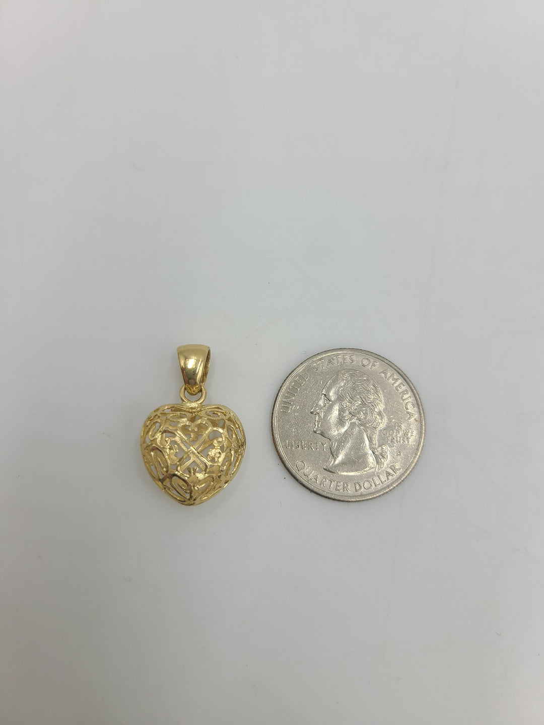 k794 Lovely Ladies 14kt Yellow Gold Puffy Skeletal Heart Pendant