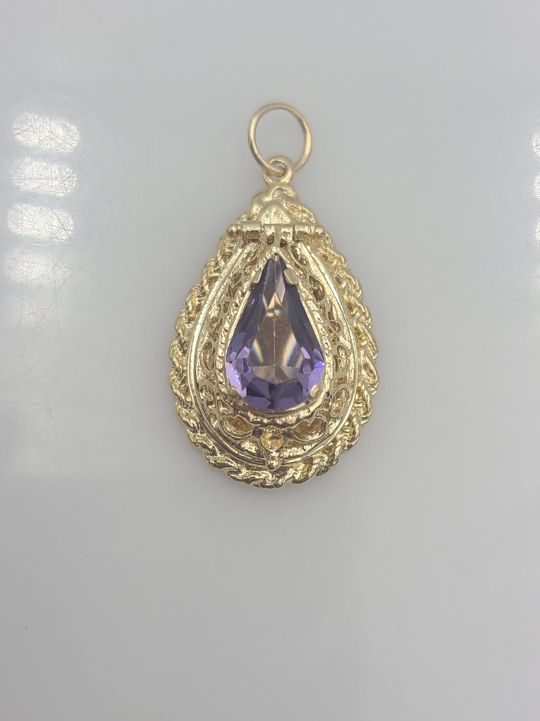 k924 Vintage 14kt Yellow Gold Purple Stone Locket Pendant