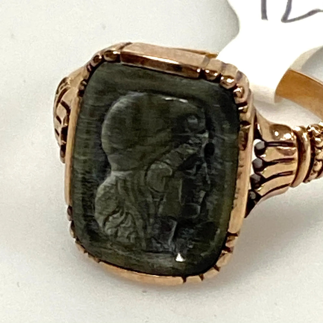 r571 Vintage 10k Rose Gold Figural Carved Soldiers Bust Intaglio Ring Size 6.5 (USA) 3.2g