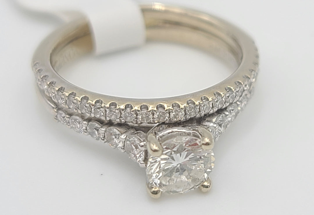 m696 Stunning Ladies 14kt White Gold Diamond Wedding Set