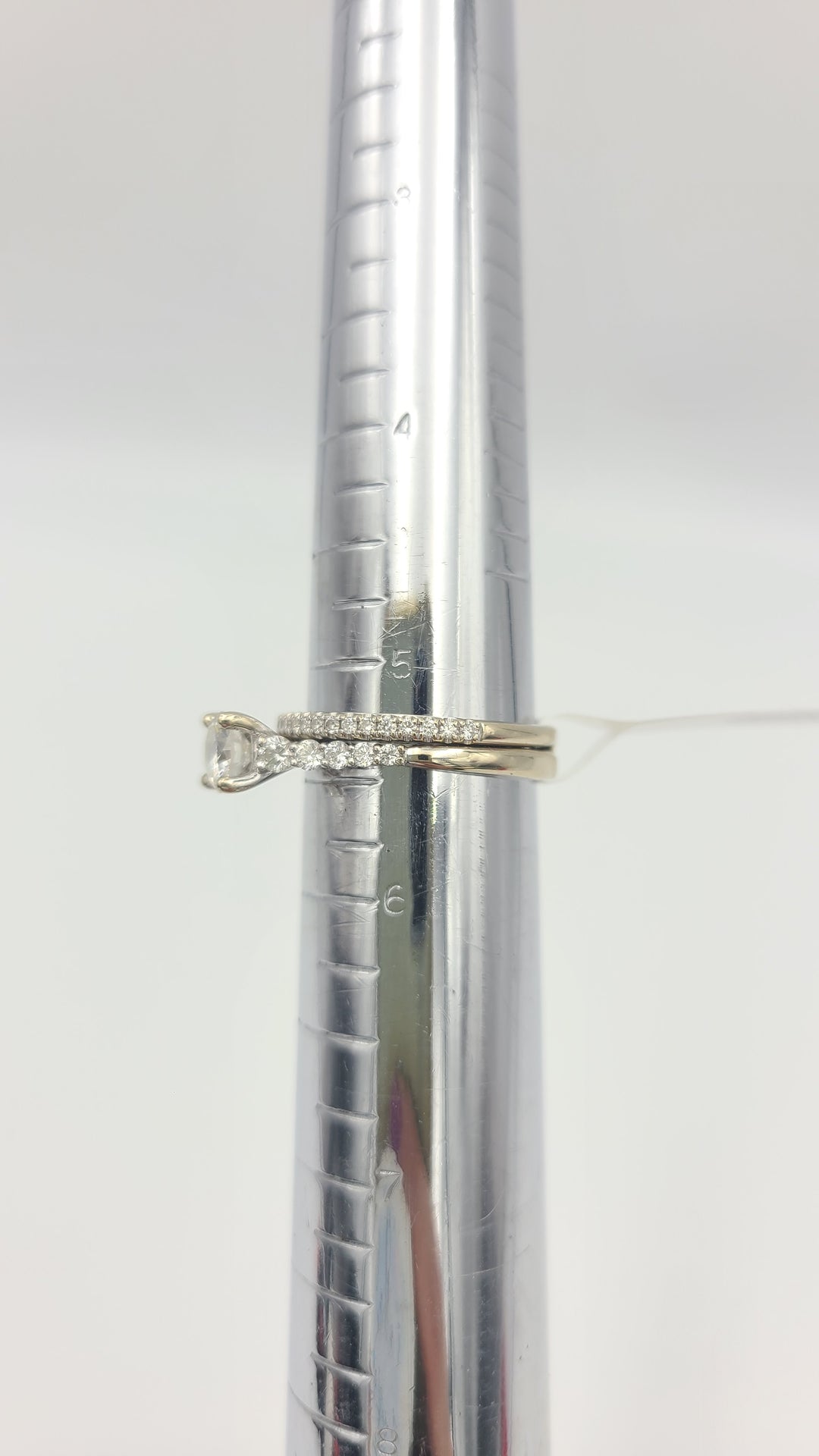 m696 Stunning Ladies 14kt White Gold Diamond Wedding Set