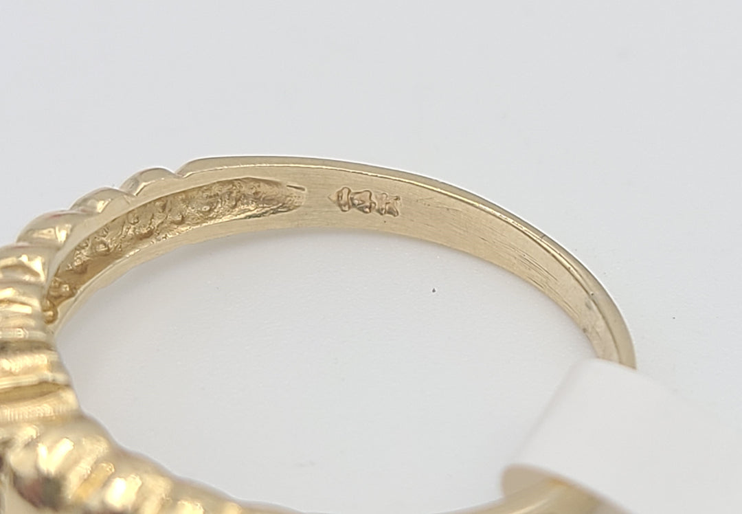 k977 Cute Ruby and Diamond Shrimp Ring in 14kt Yellow Gold