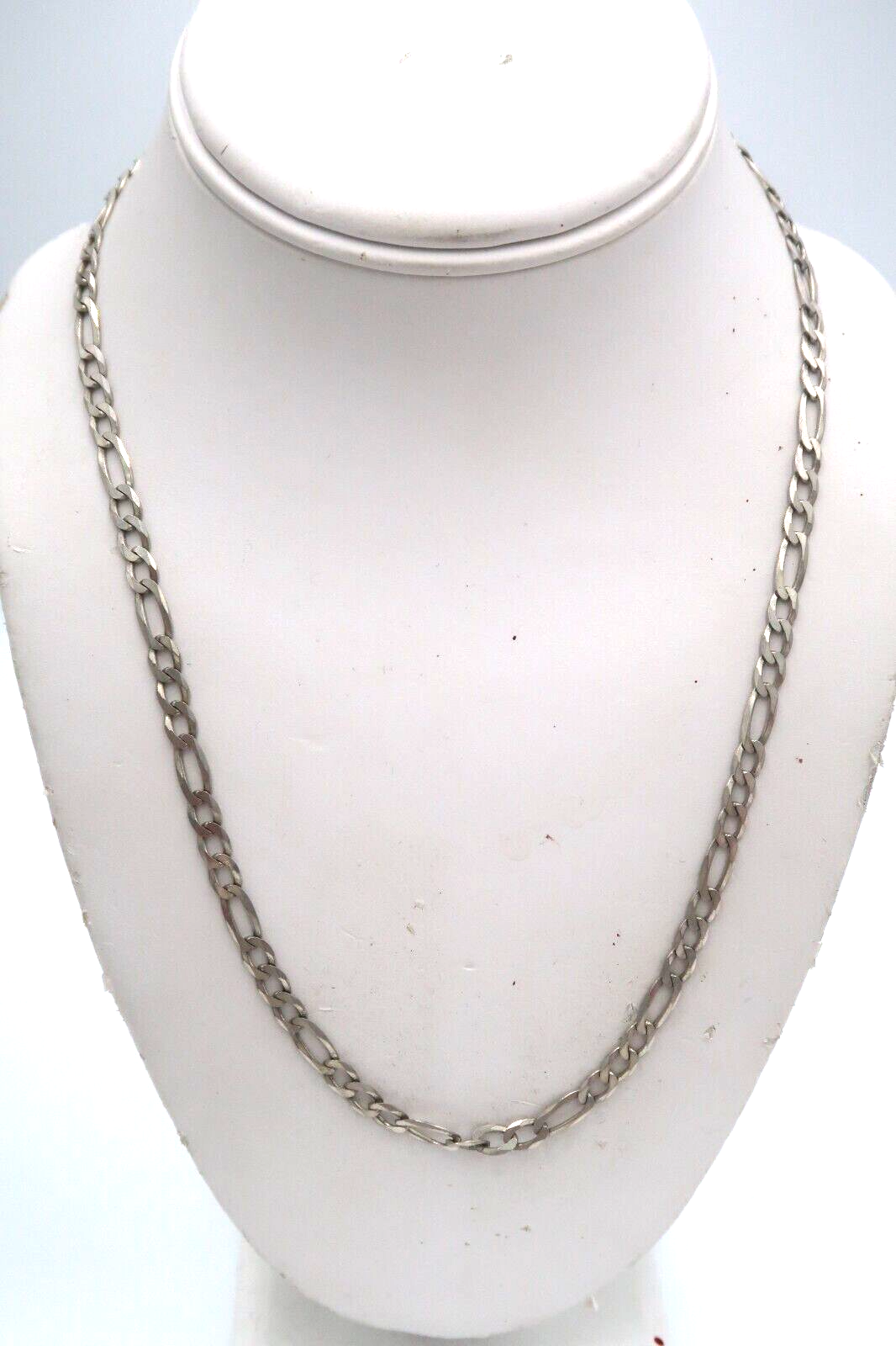 t610 Sterling Silver Figaro Chain Necklace