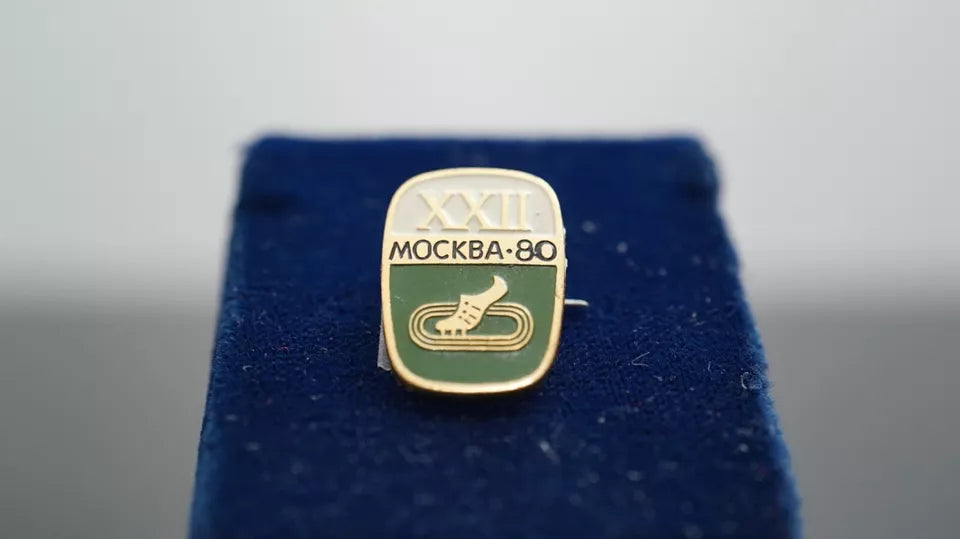 K446 14 1980 Russian Olympics Pins