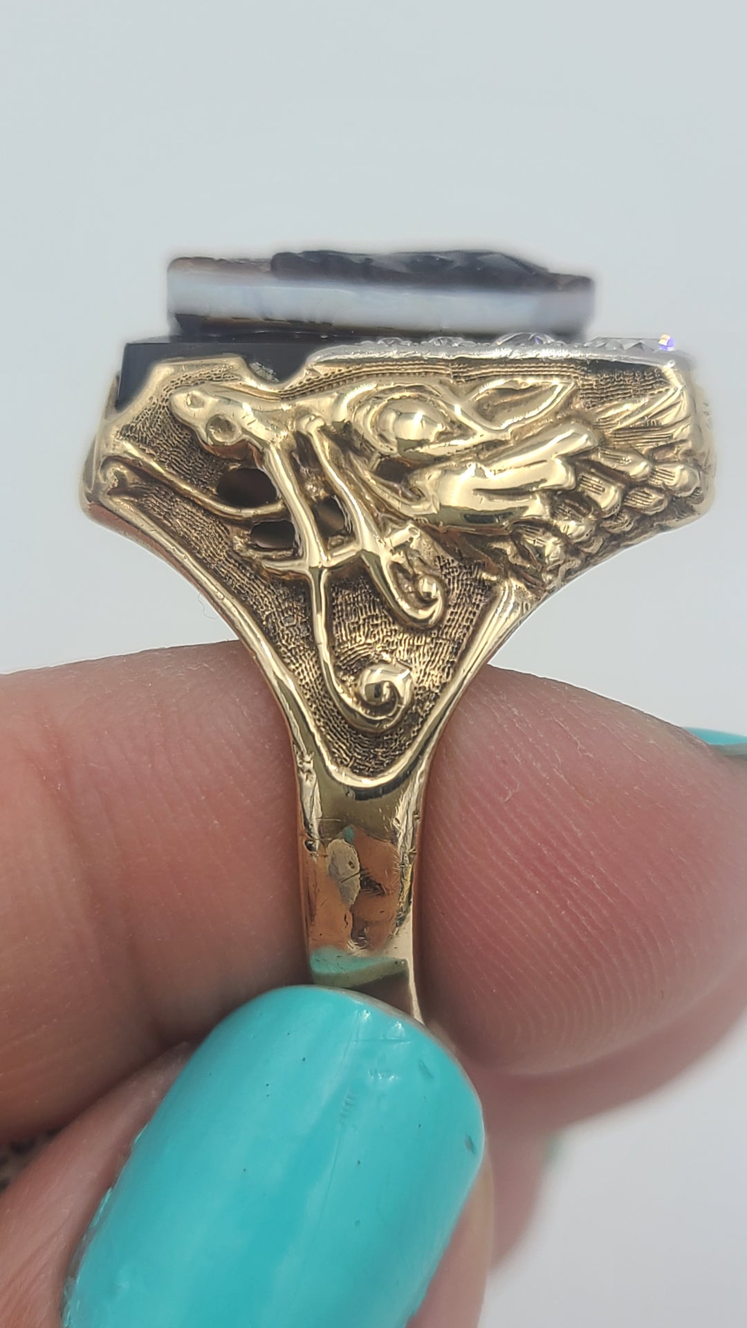 m703 Handsome Men's Onyx, Diamond and Agate Cameo 10kt Yellow Gold Ring