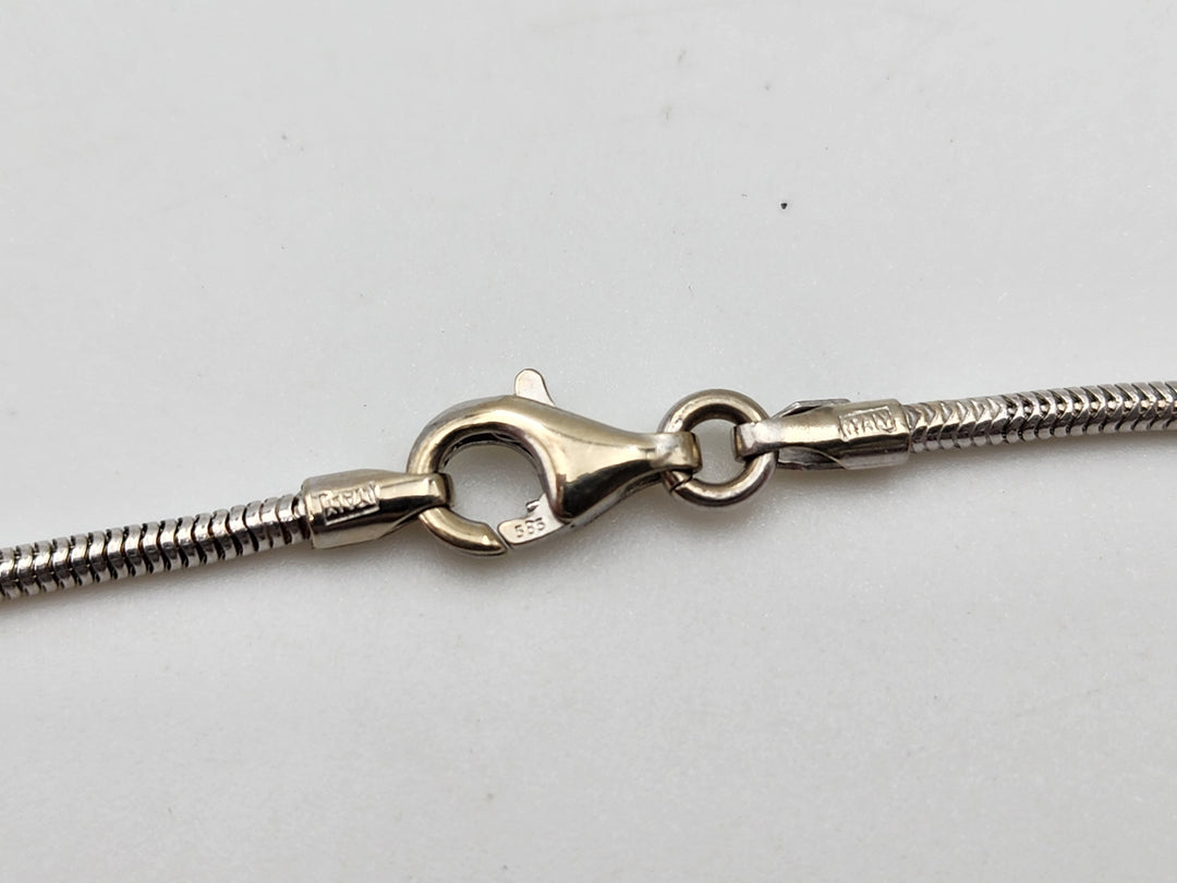 m723 Lovely Cabochon Star Sapphire 16" Snake Necklace in 14kt White Gold