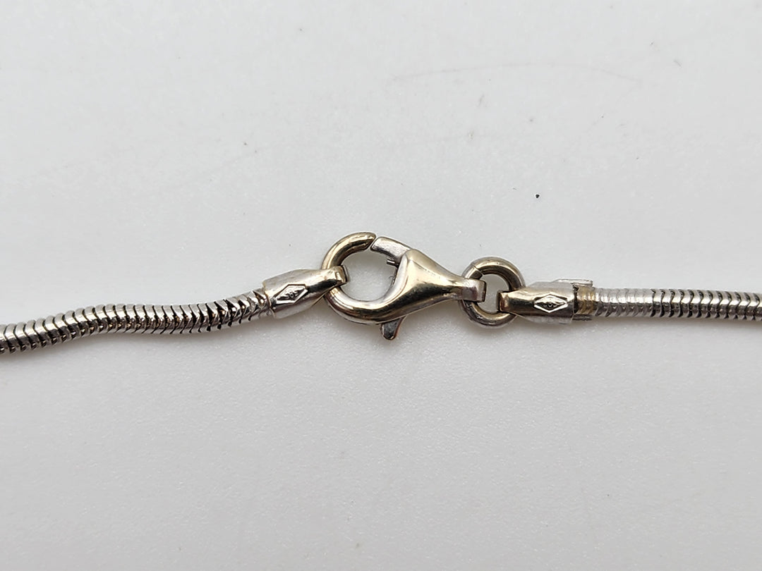 m723 Lovely Cabochon Star Sapphire 16" Snake Necklace in 14kt White Gold