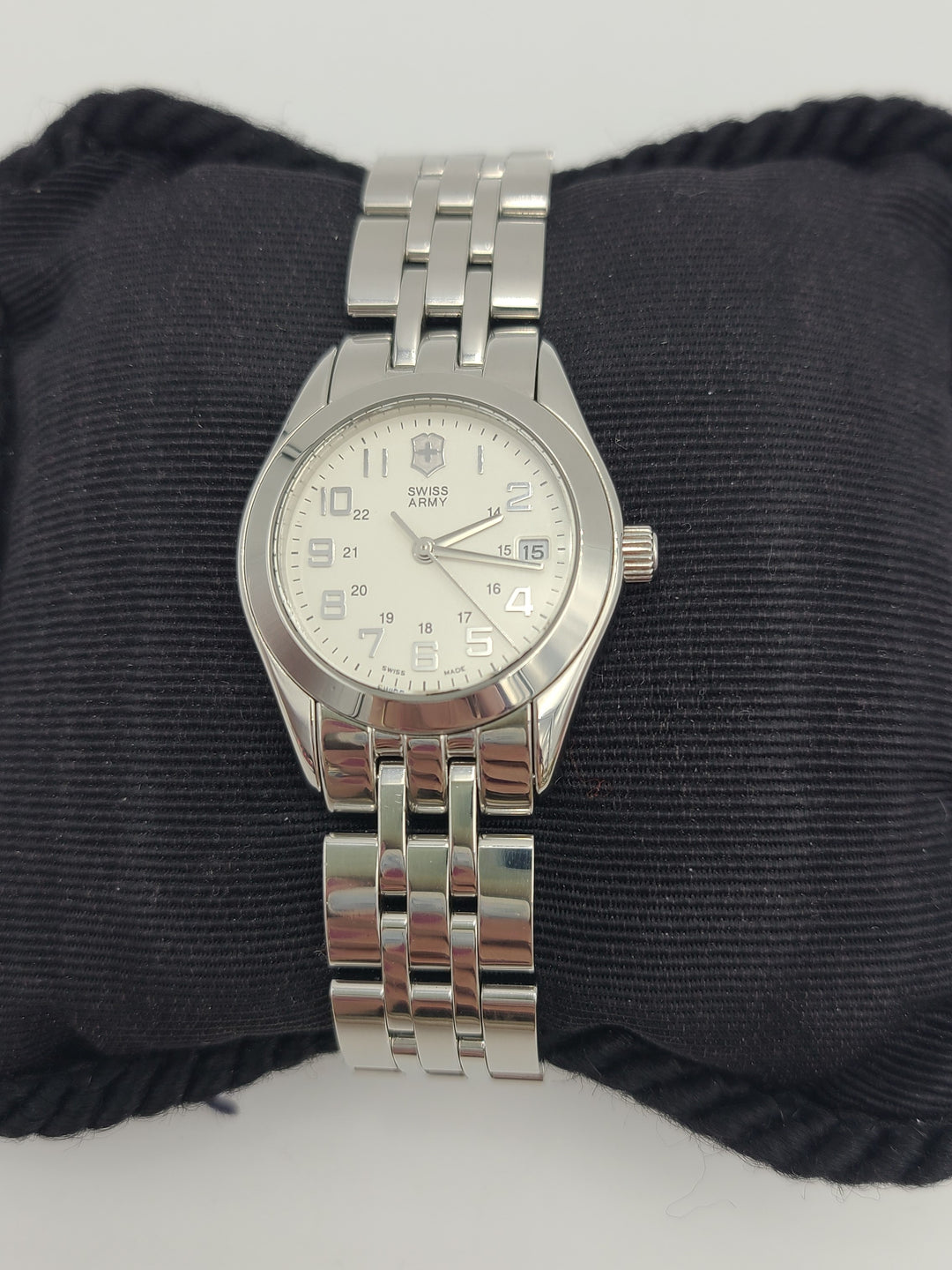 k987 Nice Ladies Swiss Army Stainless Steel Quartz Wristwatch