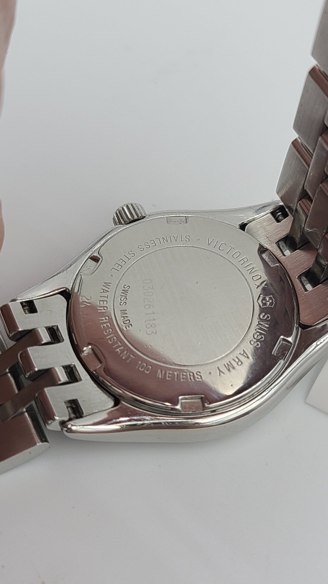 k987 Nice Ladies Swiss Army Stainless Steel Quartz Wristwatch