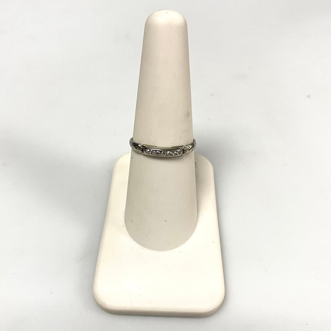 t382 Vintage 18k White Gold Diamond .035 TDW Band