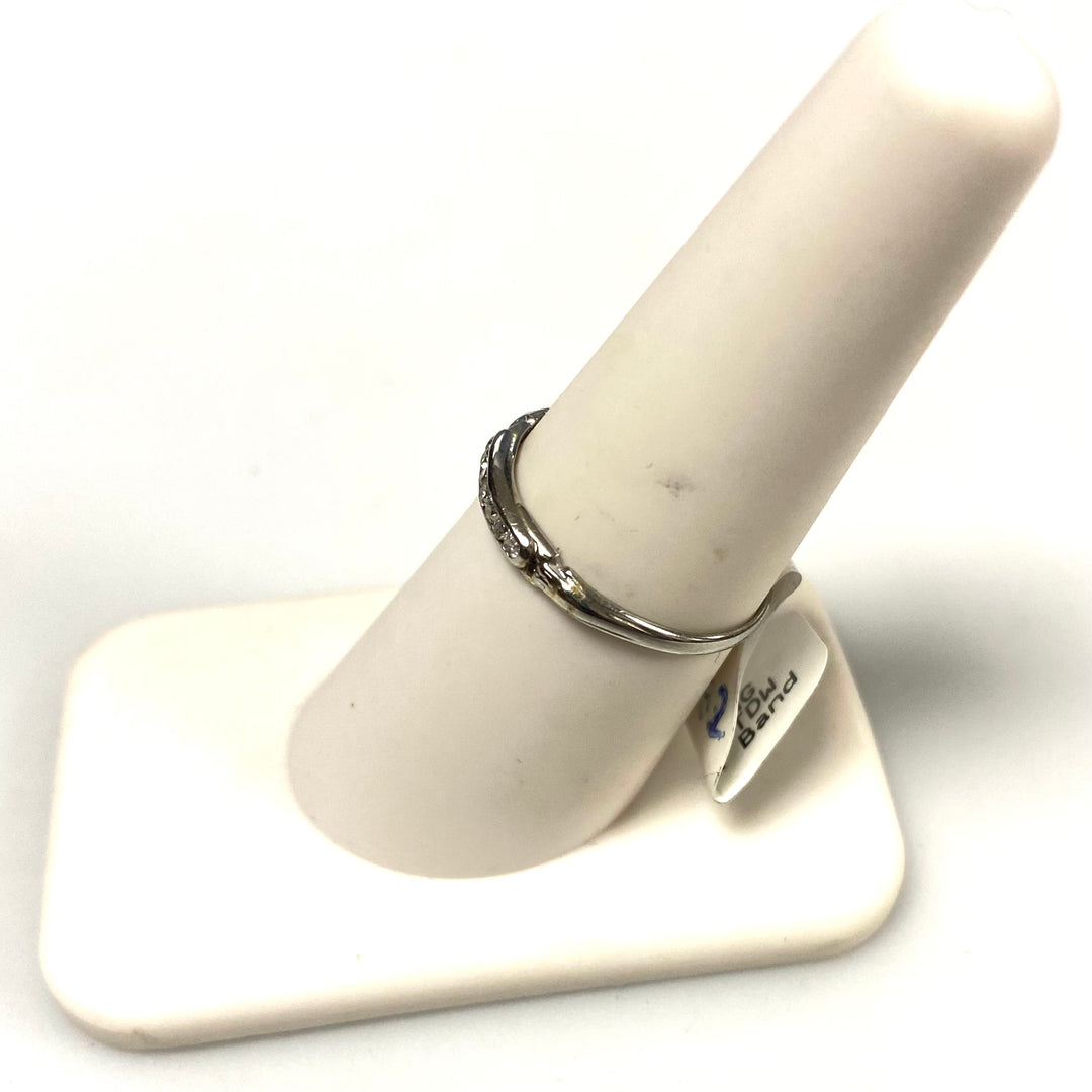 t382 Vintage 18k White Gold Diamond .035 TDW Band