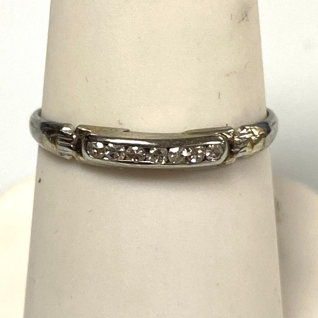 t382 Vintage 18k White Gold Diamond .035 TDW Band