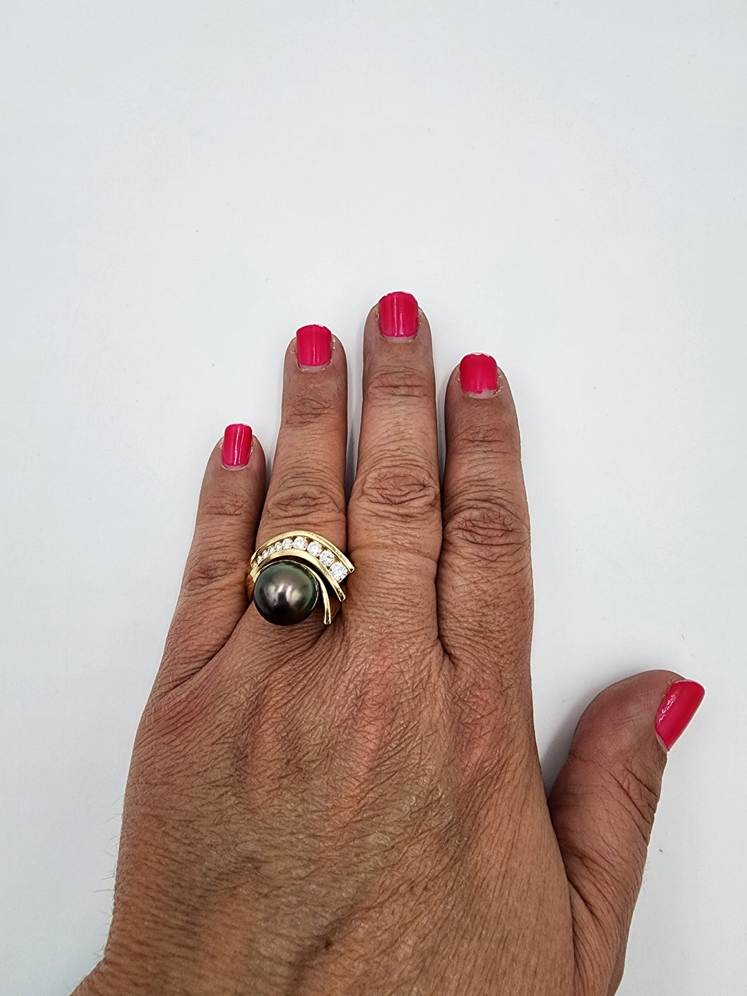 e386 Gorgeous Tahitian Pearl and Diamond Ring in 14kt Yellow Gold