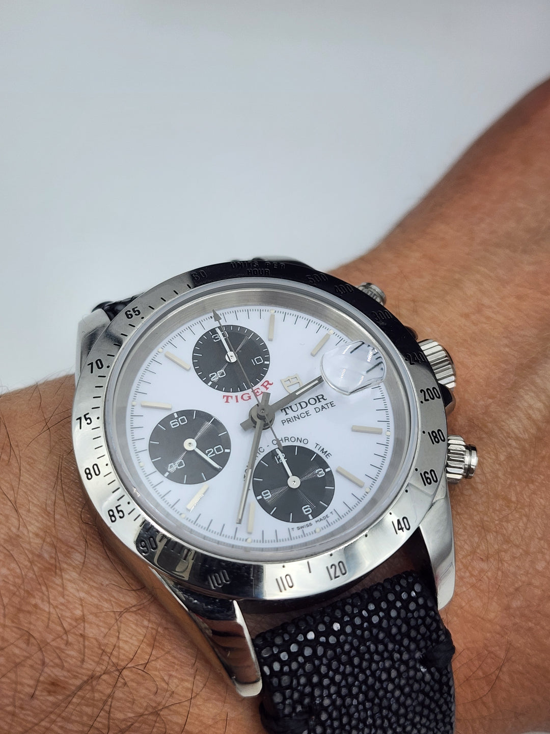 e668 Nice Men's Tiger Woods Tudor Automatic Wristwatch with Box and Papers