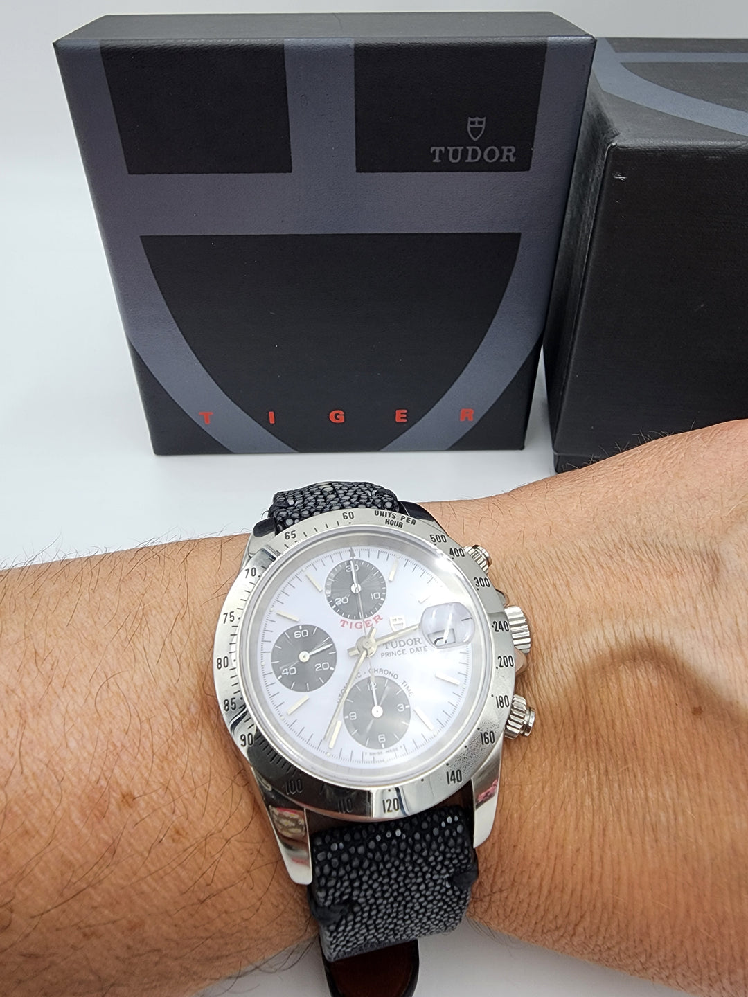 e668 Nice Men's Tiger Woods Tudor Automatic Wristwatch with Box and Papers