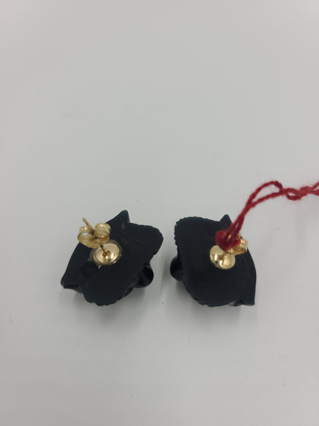 k645 Stunning Ladies 14kt Yellow Gold Tiger Stud Earrings with Diamond Eyes