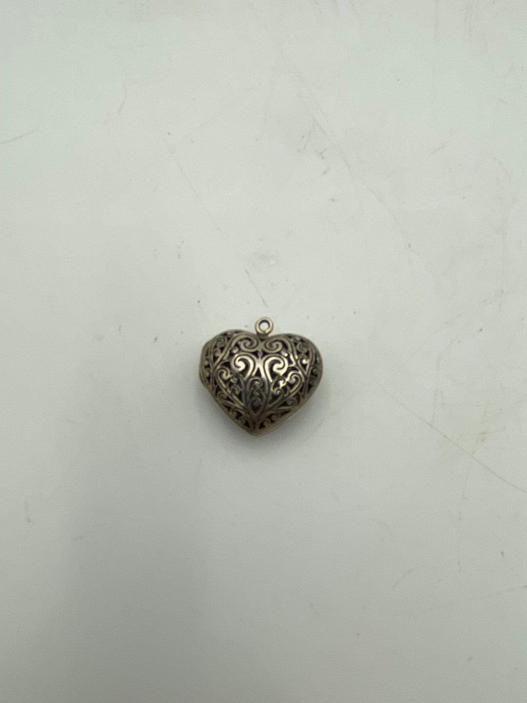 u311 Vintage Sterling Silver 925 Filigree Elegant Heart Pendant Locket