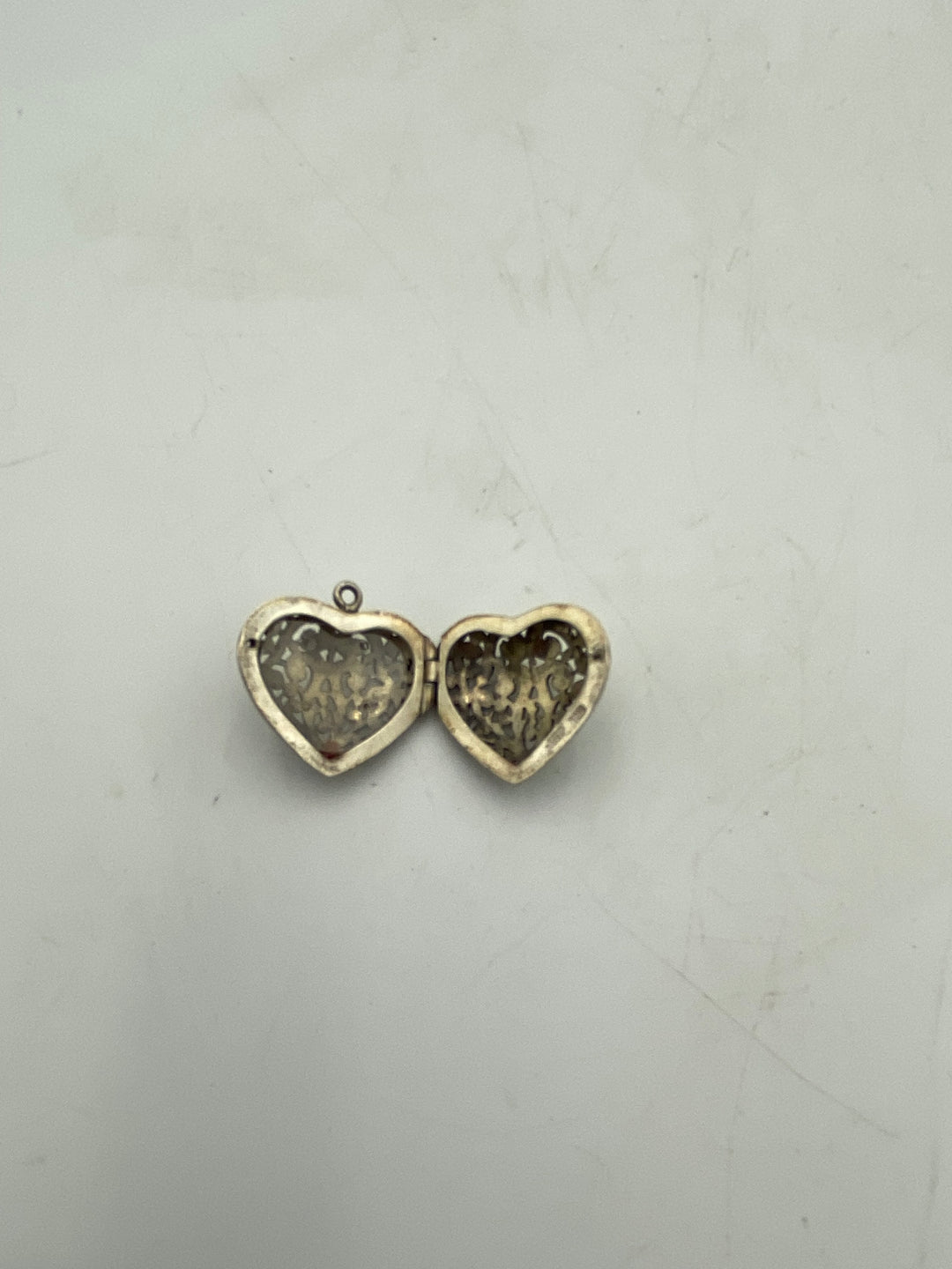 u311 Vintage Sterling Silver 925 Filigree Elegant Heart Pendant Locket