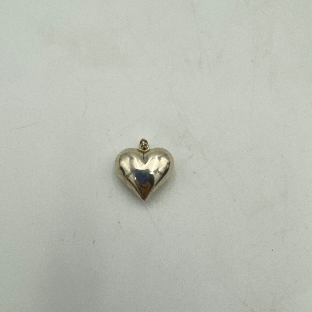 u312 Vintage Sterling Silver Elegant Heart Pendant Charm