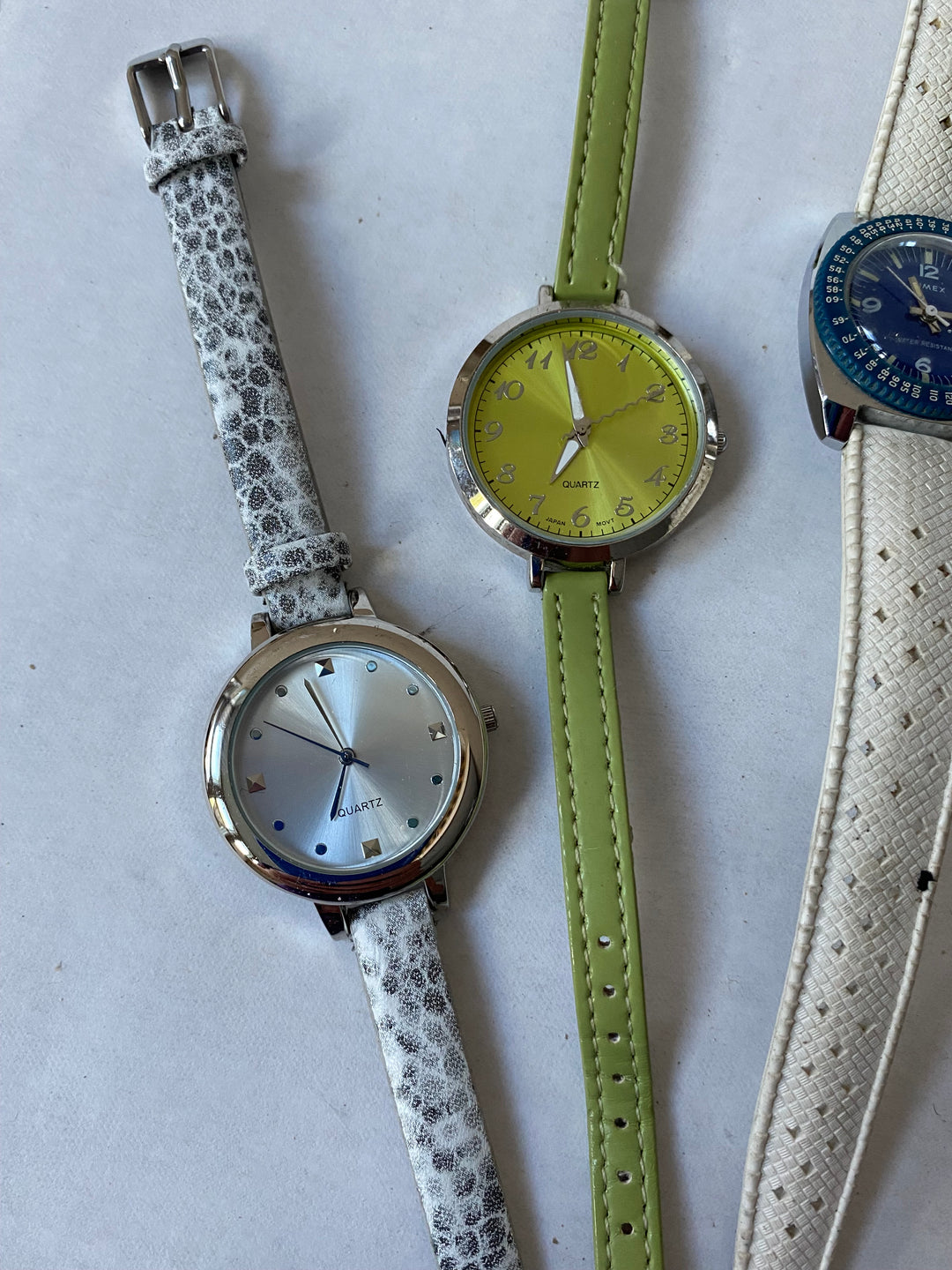 u348 Vintage Lot of 4 Elegant Unisex Wrist Watches Overstock Inventory 20% off