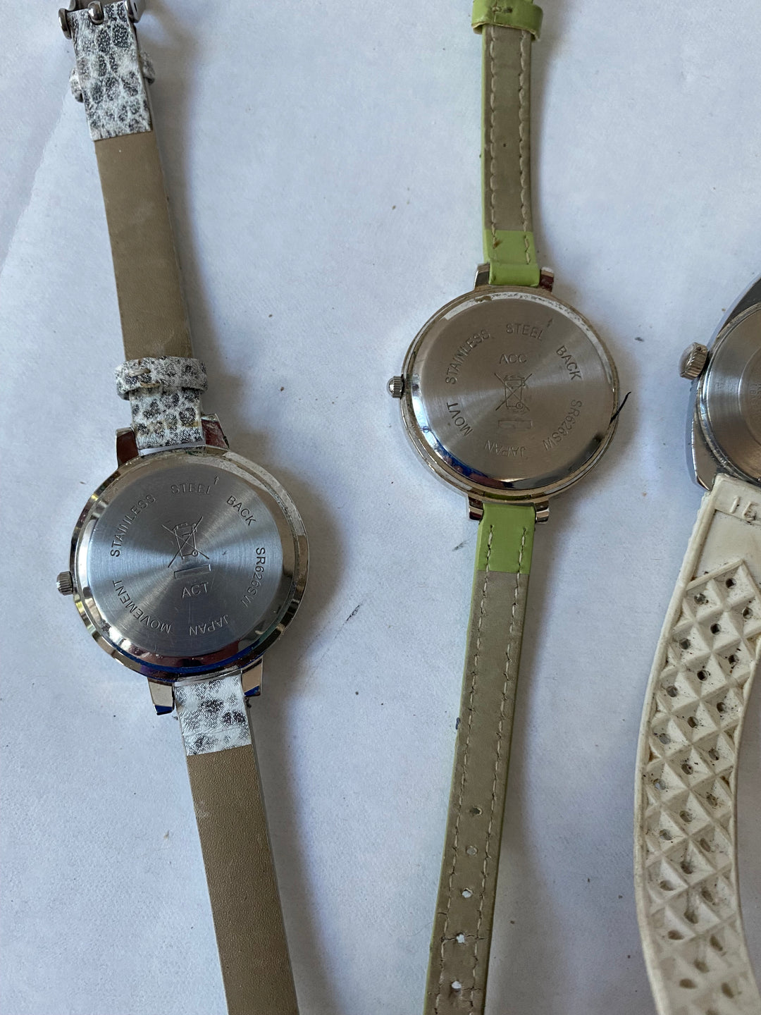 u348 Vintage Lot of 4 Elegant Unisex Wrist Watches Overstock Inventory 20% off