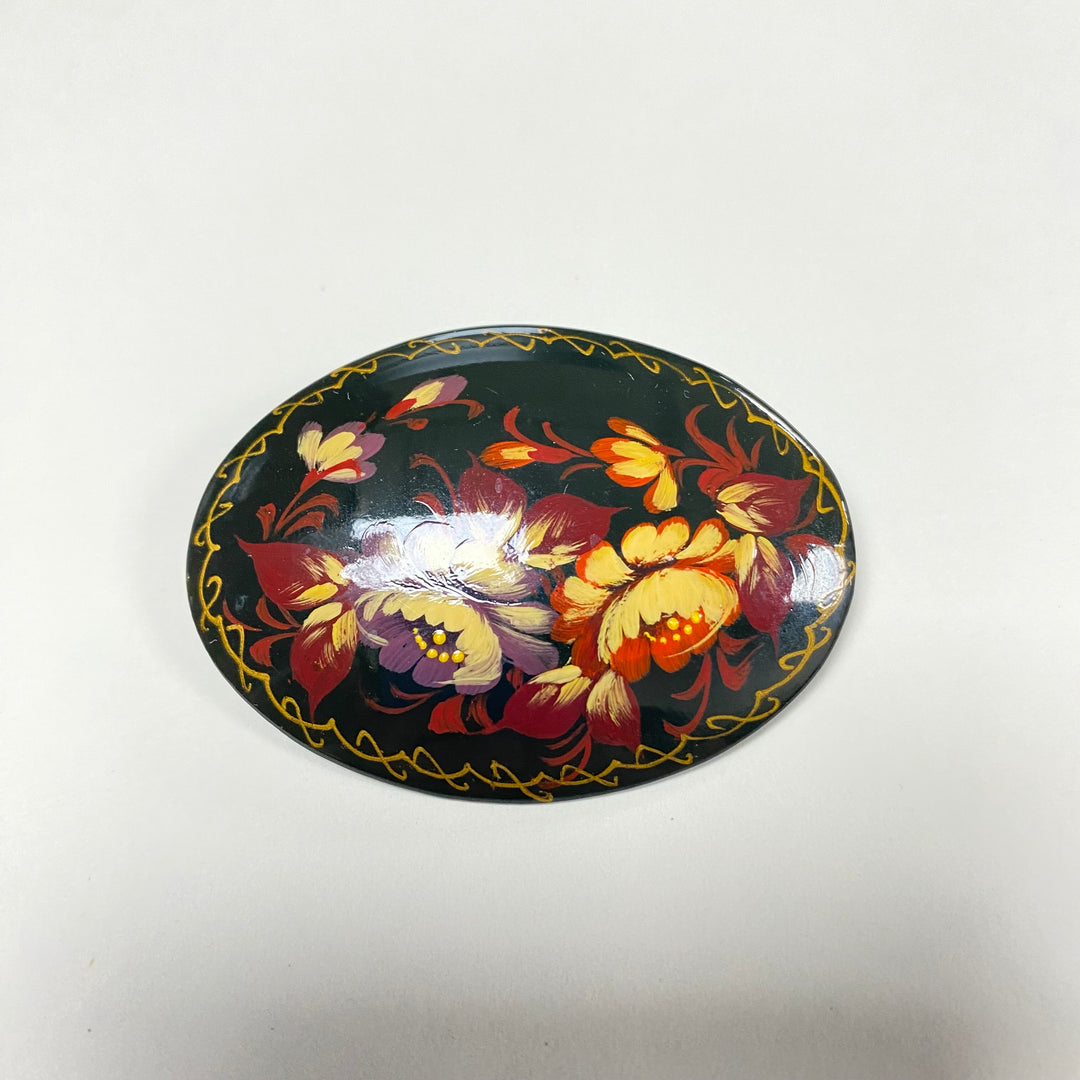 u363 Vintage Russia Hand Painted Enamel Lacquer Brooch Pin Floral Signed