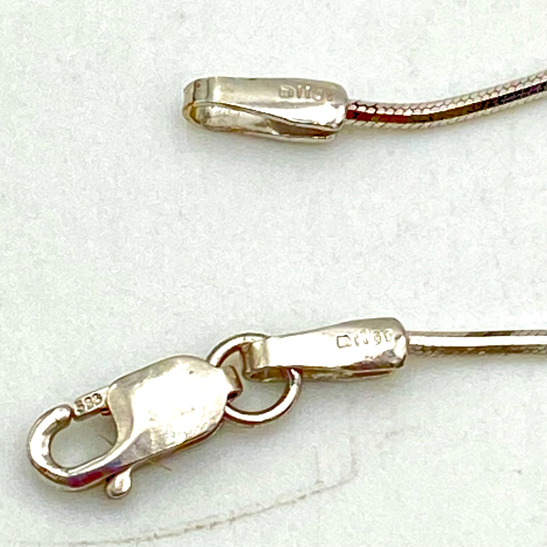 u476 Vintage Elegant 14K White Gold Necklace 24" long Pendant