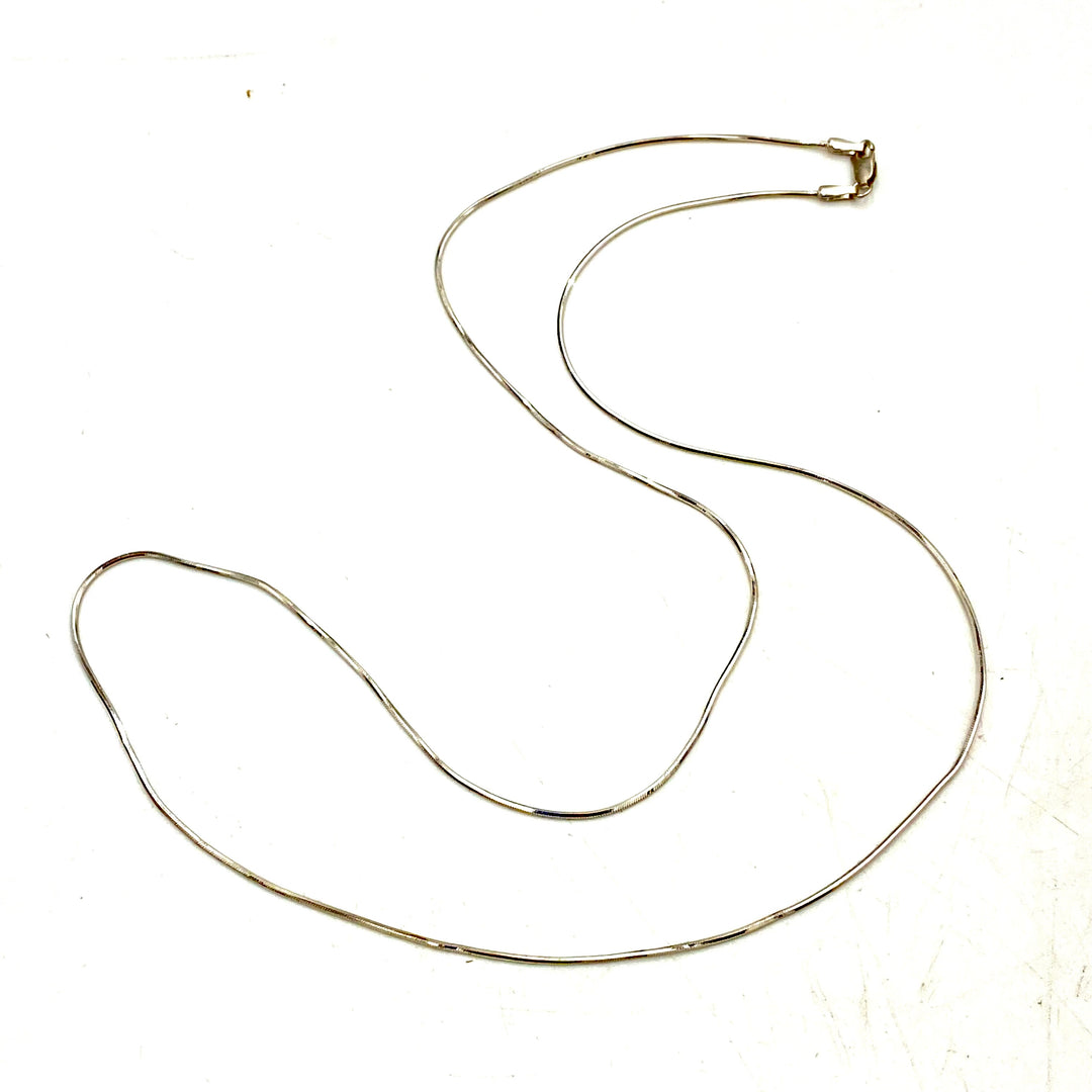 u476 Vintage Elegant 14K White Gold Necklace 24" long Pendant