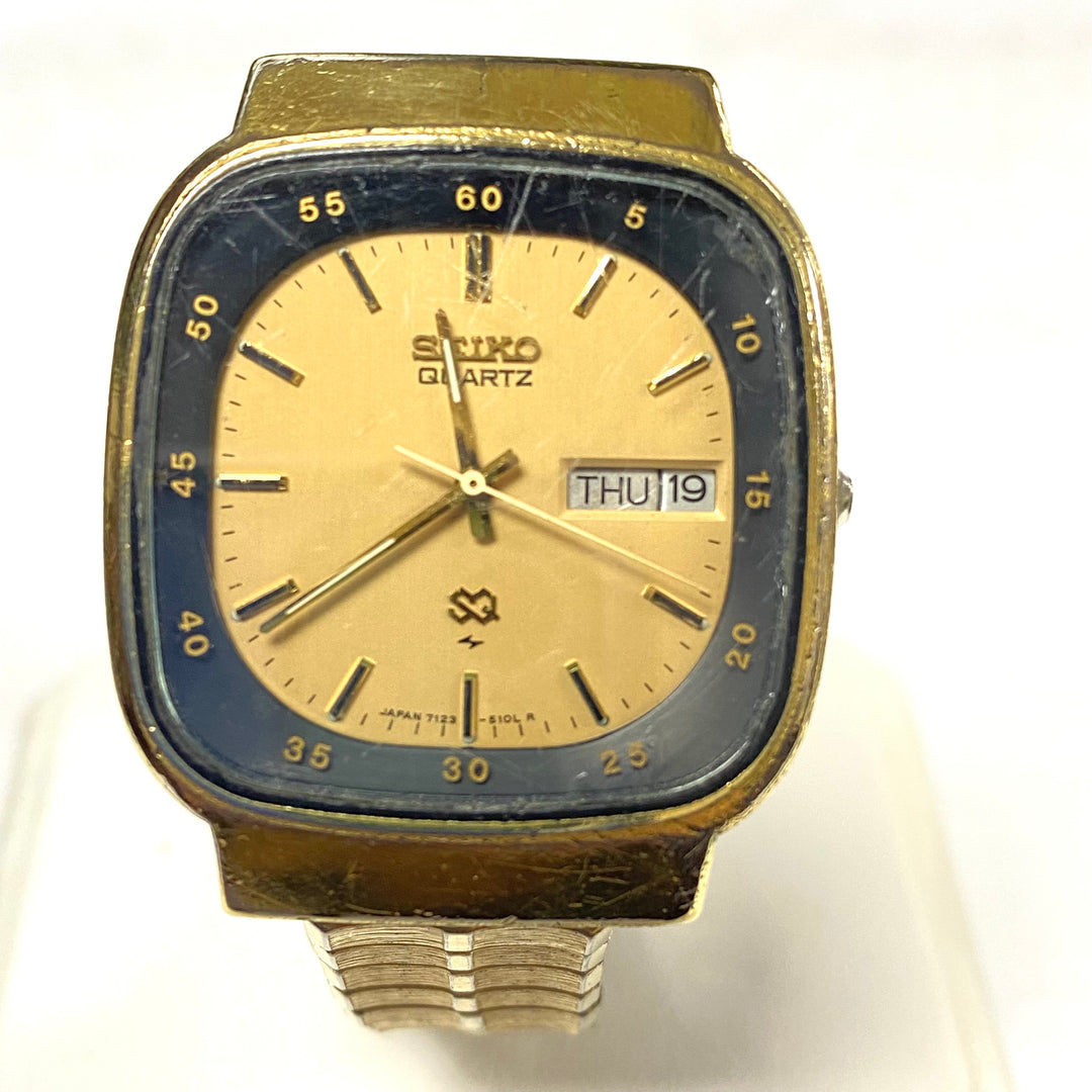 u518 Vintage SEICO Quartz Stainless Steel Water Resistant Wrist Watch 1970's