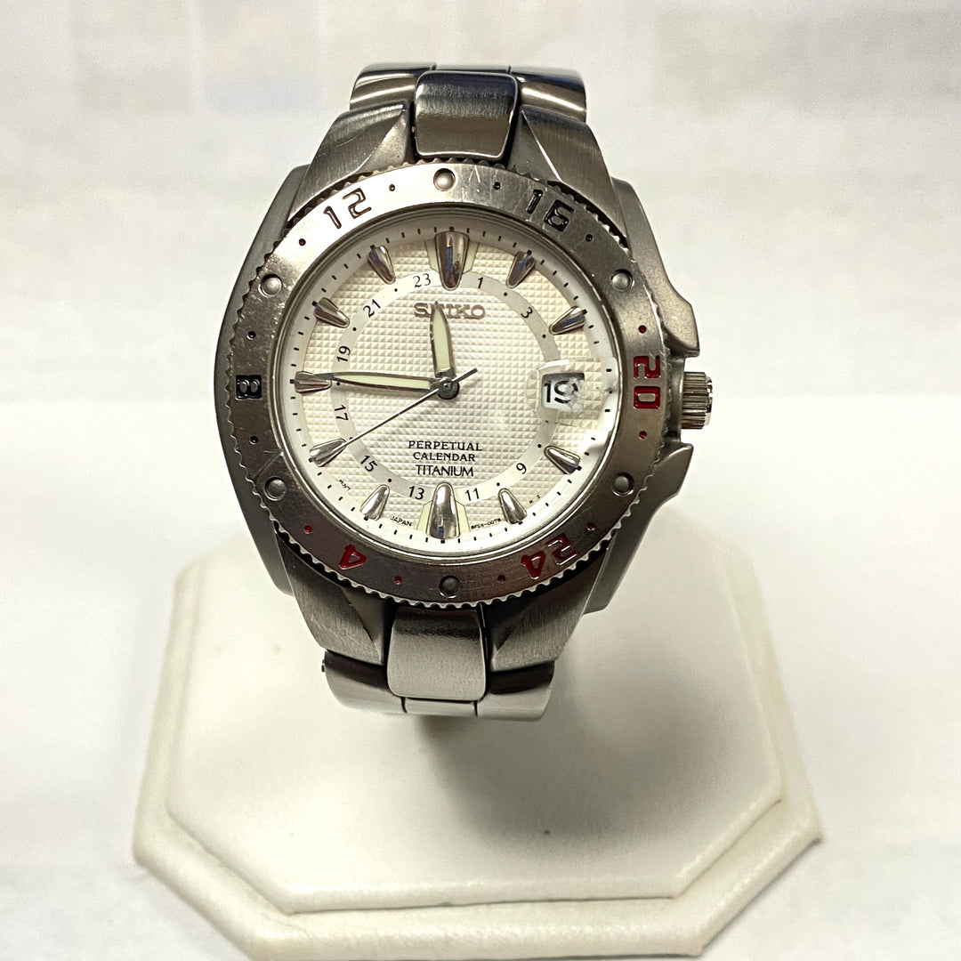 u520 Vintage Seiko Japan Titanium G Perpetual Calendar Wrist Watch 8F56-0078