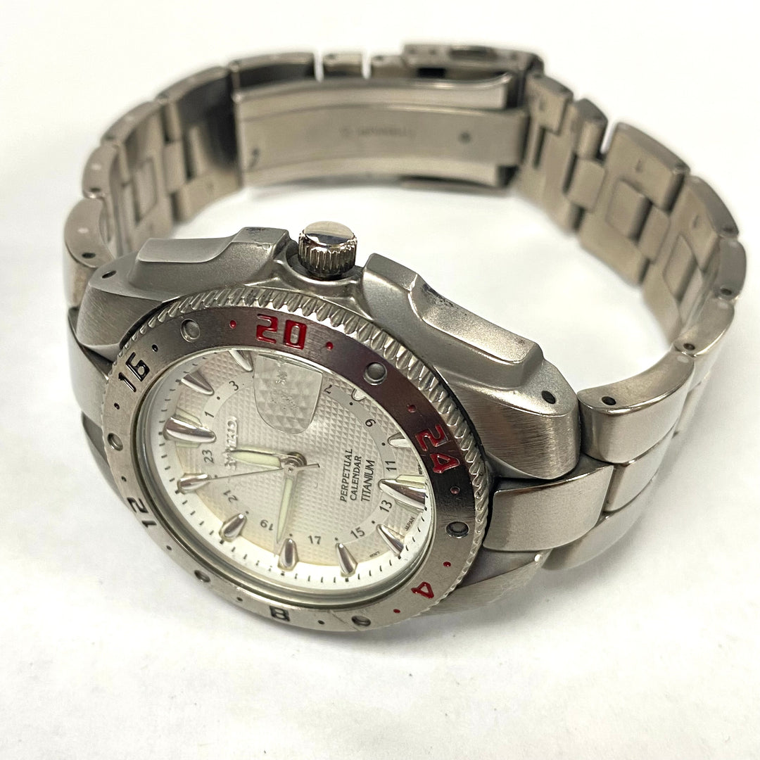 u520 Vintage Seiko Japan Titanium G Perpetual Calendar Wrist Watch 8F56-0078