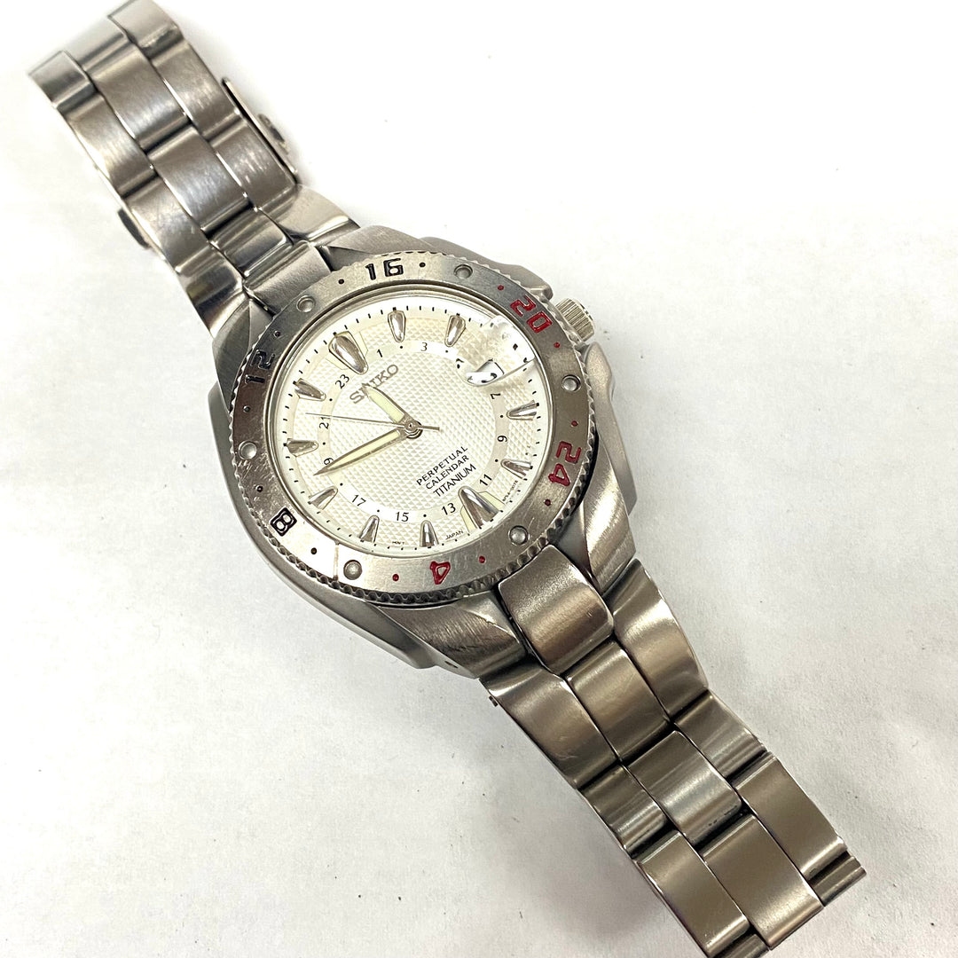 u520 Vintage Seiko Japan Titanium G Perpetual Calendar Wrist Watch 8F56-0078