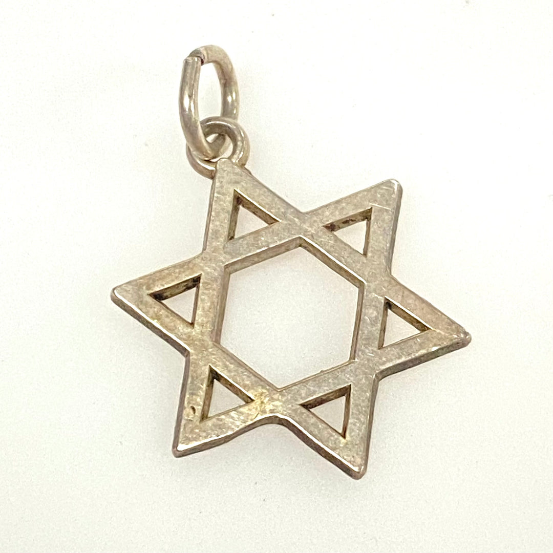 u525 Vintage Sterling Silver Star of David Charm Pendant