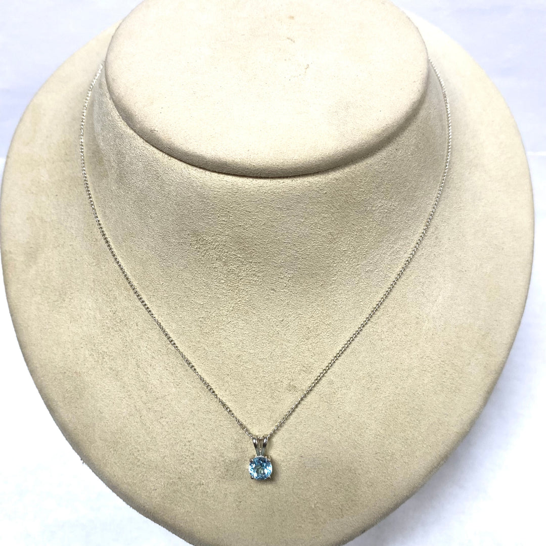 u534 Vintage Sterling Silver 16" Chain Necklace with Blue Stone Charm Pendant