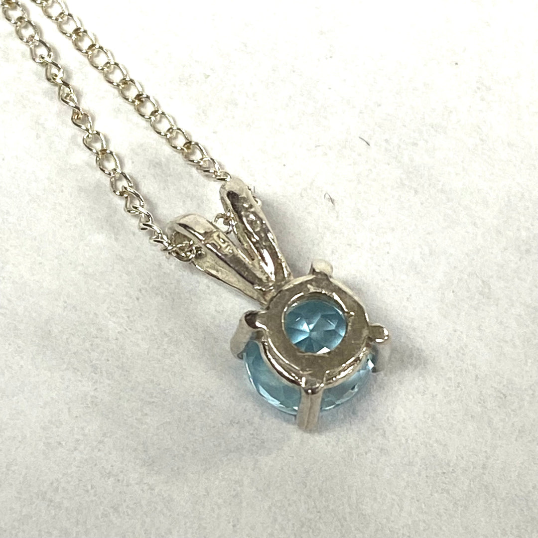 u534 Vintage Sterling Silver 16" Chain Necklace with Blue Stone Charm Pendant