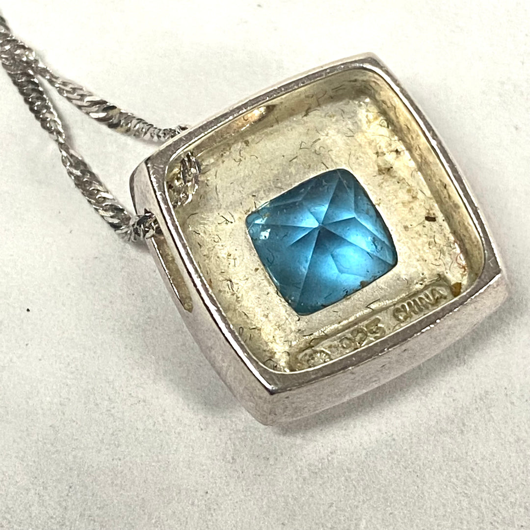 u551 Vintage Sterling Silver 18" Chain Necklace with Blue Stone Silver Pendant