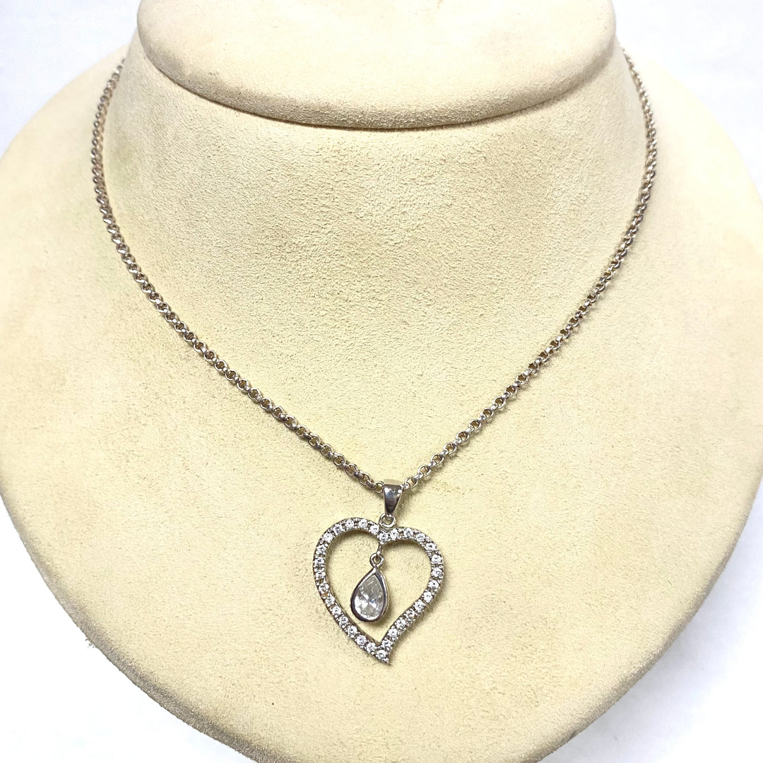 u554 Vintage Sterling Silver 22" Cable Chain Necklace CZ Stones Heart Pendant