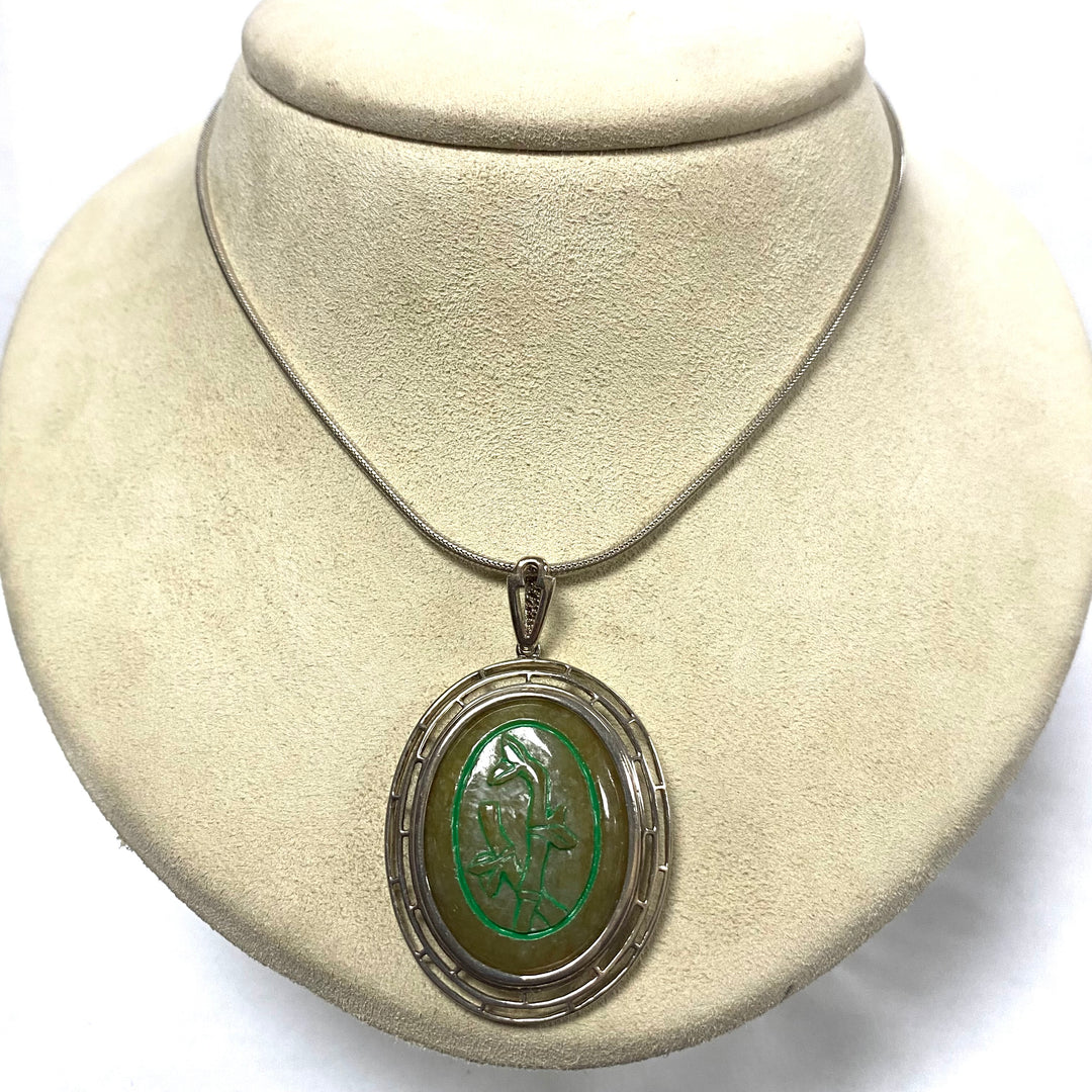 u555 Vintage Sterling Silver Snake Chain Necklace 19.5" Green Jade Oval Pendant