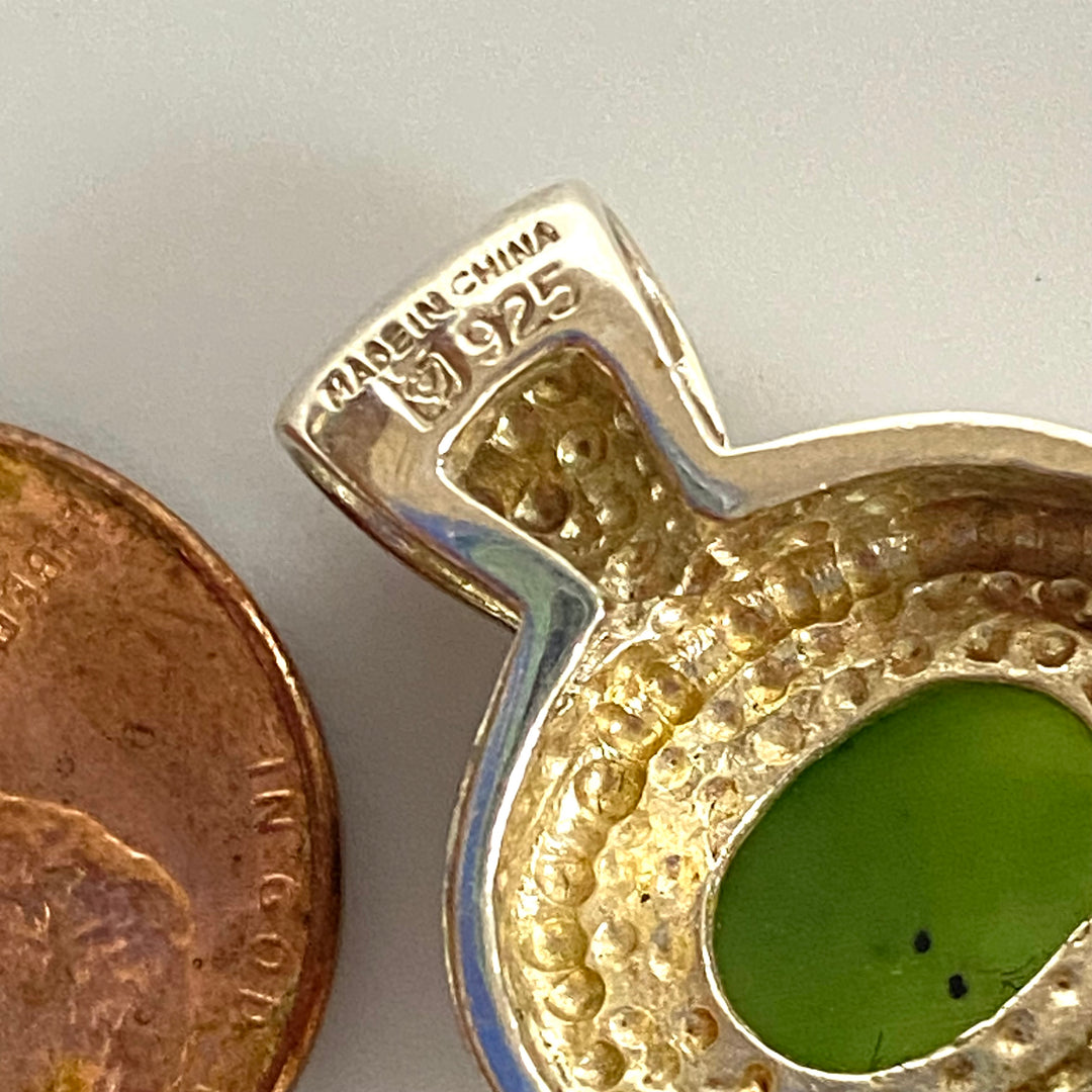 u604 Vintage Sterling Silver 925 Charm Pendant Green Oval Jade Gemstone
