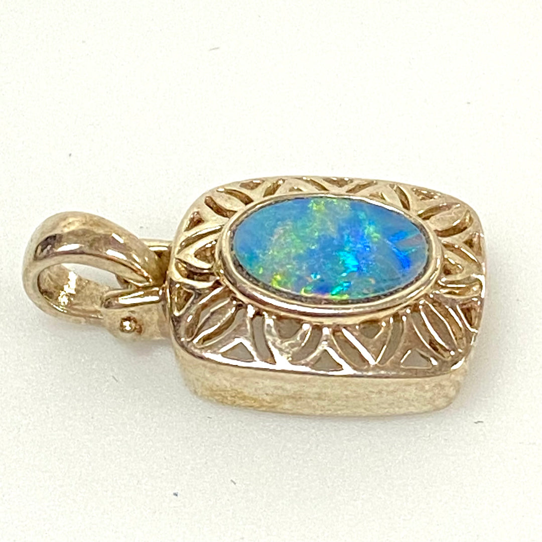 u607 Vintage Sterling Silver 925 Charm Pendant with Blue Opal Gemstone